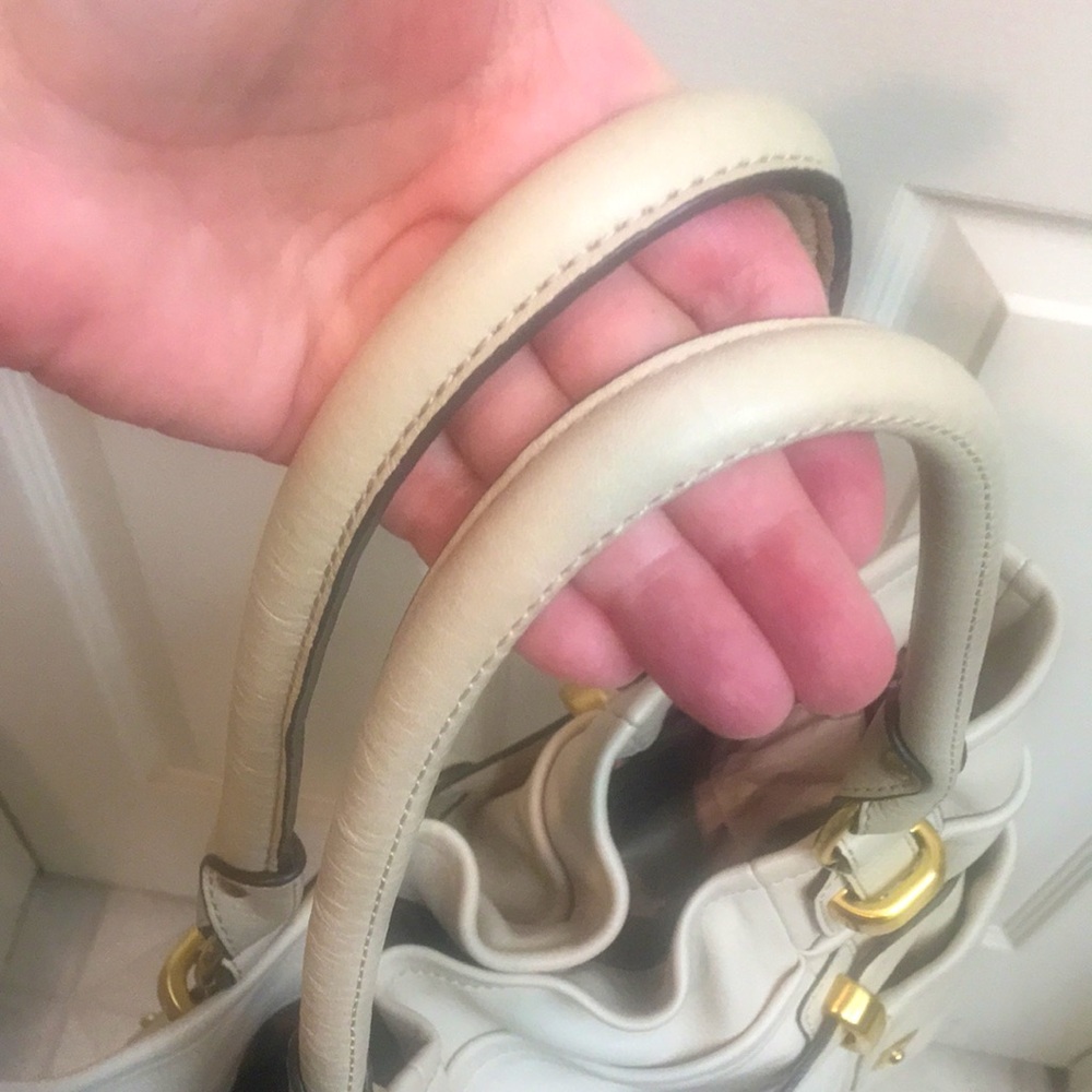 Beautiful “Vanilla” Sueded Leather Shoulder Bag - Picture 8 of 13